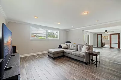 7073 S Shore Drive S, Saint Petersburg, FL 33707 - Photo 17