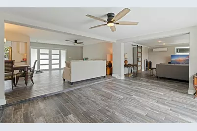 7073 S Shore Drive S, Saint Petersburg, FL 33707 - Photo 13
