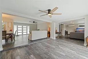 7073 S Shore Dr S, Saint Petersburg, FL 33707 - Photo 13