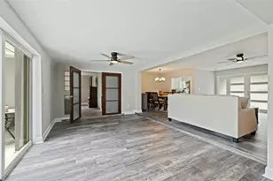 7073 S Shore Dr S, Saint Petersburg, FL 33707 - Photo 15