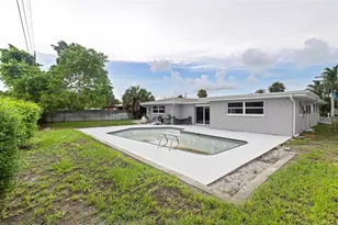 7073 S Shore Dr S, Saint Petersburg, FL 33707 - Photo 31