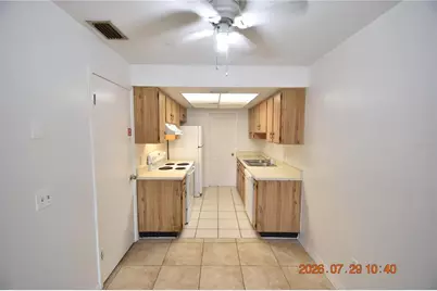 409 Big Cedar Way #B, Brandon, FL 33510 - Photo 11