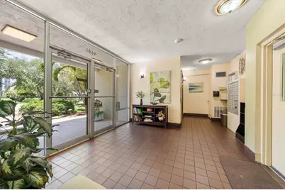 4681 1st Street NE #308, Saint Petersburg, FL 33703 - Photo 5