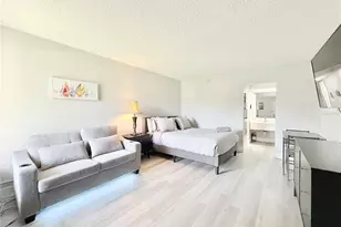 7150 N Tamiami Trl, Sarasota, FL 34243 - Photo 3