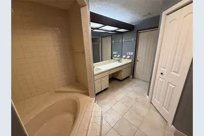 9217 Kingsridge Drive, Temple Terrace, FL 33637 - Photo 15