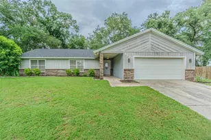 9217 Kingsridge Dr, Temple Terrace, FL 33637 - Photo 1