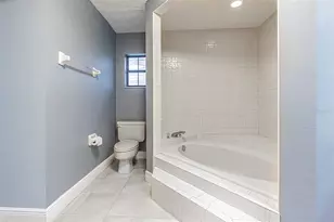 9217 Kingsridge Dr, Temple Terrace, FL 33637 - Photo 11