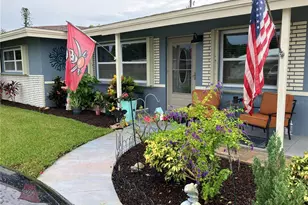 968 62nd Pl S, Saint Petersburg, FL 33705 - Photo 3