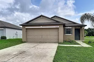 36095 Carriage Pine Ct, Zephyrhills, FL 33541 - Photo 5