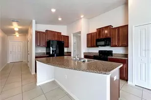 36095 Carriage Pine Ct, Zephyrhills, FL 33541 - Photo 7