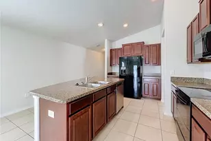 36095 Carriage Pine Ct, Zephyrhills, FL 33541 - Photo 9