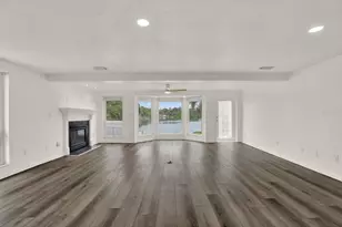 5995 Blossom Lake Dr, Seminole, FL 33772 - Photo 7