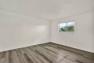 5995 Blossom Lake Dr, Seminole, FL 33772 - Photo 15