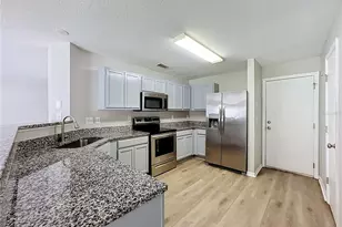 6320 Magnolia Trails Ln, Gibsonton, FL 33534 - Photo 7