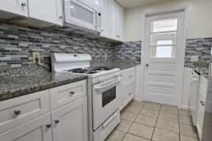 911 Washington Ave, Largo, FL 33770 - Photo 3