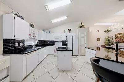 6804 Mirror Lake Avenue, Tampa, FL 33634 - Photo 17