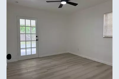 10909 N 14th Street, Tampa, FL 33612 - Photo 7