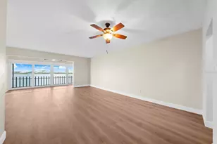 868 Bayway Blvd, Clearwater Beach, FL 33767 - Photo 5