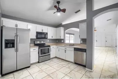 701 Periwinkle Pointe Place, Seffner, FL 33584 - Photo 9
