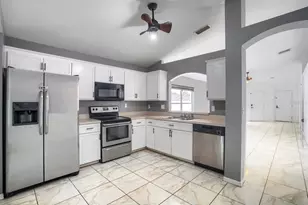 701 Periwinkle Pointe Pl, Seffner, FL 33584 - Photo 9