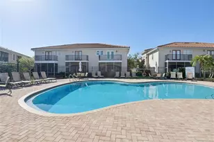 300 Valencia Cir, Saint Petersburg, FL 33716 - Photo 13