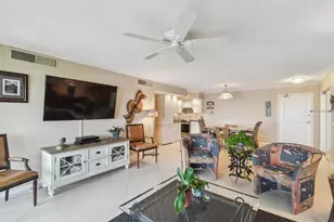 10355 Paradise Blvd, Treasure Island, FL 33706 - Photo 9