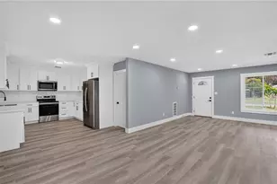 2700 12th St S, Saint Petersburg, FL 33705 - Photo 5