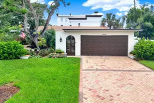 1040 Palm Dr, Belleair Beach, FL 33786 - Photo 1