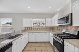 24519 Breezy Oak Ct, Lutz, FL 33559 - Photo 19