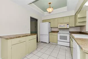 830 Cambridge Ct, Dunedin, FL 34698 - Photo 13