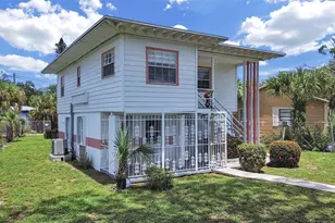 2371 7th St S, Saint Petersburg, FL 33705 - Photo 1
