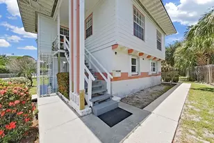 2371 7th St S, Saint Petersburg, FL 33705 - Photo 11