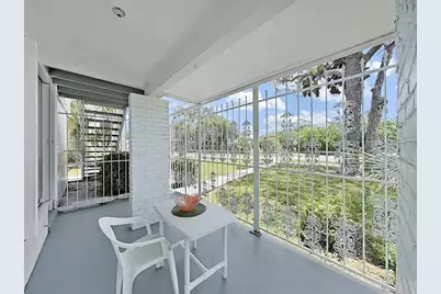 2371 7th Street S, Saint Petersburg, FL 33705 - Photo 15
