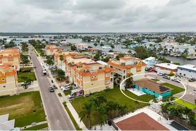 136 175th Terrace Drive E, Redington Shores, FL 33708 - Photo 31