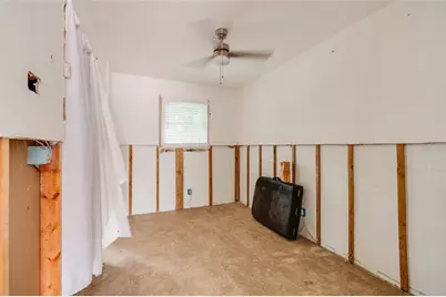 136 175th Terrace Drive E, Redington Shores, FL 33708 - Photo 17
