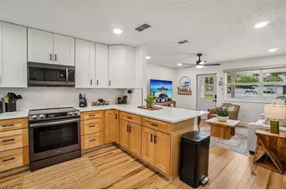 4703 W Wallace Avenue, Tampa, FL 33611 - Photo 9