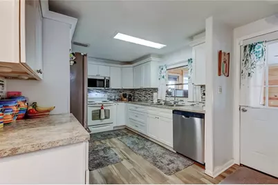 10151 Hamp Drive, Dade City, FL 33525 - Photo 17