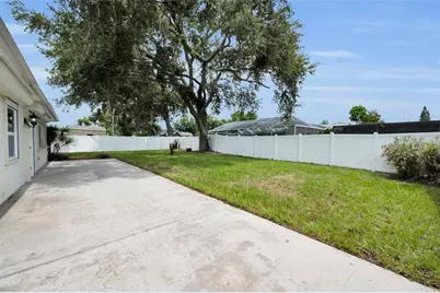 13760 87th Place, Seminole, FL 33776 - Photo 5