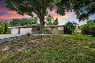 13760 87th Pl, Seminole, FL 33776 - Photo 3
