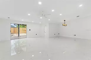 5308 Black Pine Dr, Tampa, FL 33624 - Photo 7