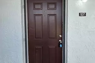 9009 Tudor Dr, Tampa, FL 33615 - Photo 3