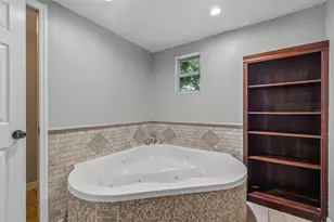 6145 Maplewood Dr, New Port Richey, FL 34653 - Photo 15