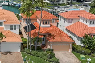 1620 Sand Key Estates Ct, Clearwater Beach, FL 33767 - Photo 3