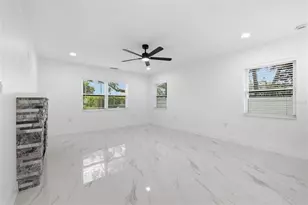 2535 19th St S, Saint Petersburg, FL 33712 - Photo 9