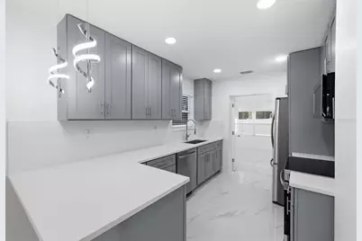 2535 19th Street S, Saint Petersburg, FL 33712 - Photo 15
