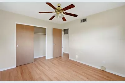 8835 109th Street, Seminole, FL 33772 - Photo 17