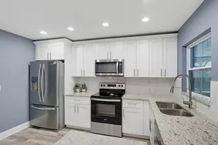 2988 Pinewood Run, Palm Harbor, FL 34684 - Photo 13