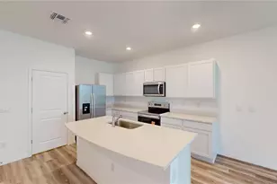 17280 Bigleaf Mahogany Ln, Land O Lakes, FL 34638 - Photo 9