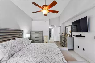 16601 Meadow Cove St, Tampa, FL 33624 - Photo 35