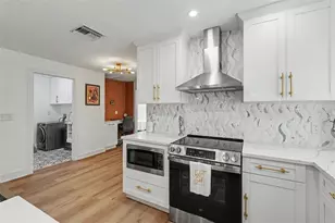 1927 Shore Acres Blvd NE, Saint Petersburg, FL 33703 - Photo 9